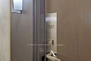 7161 Yonge Street, #1527