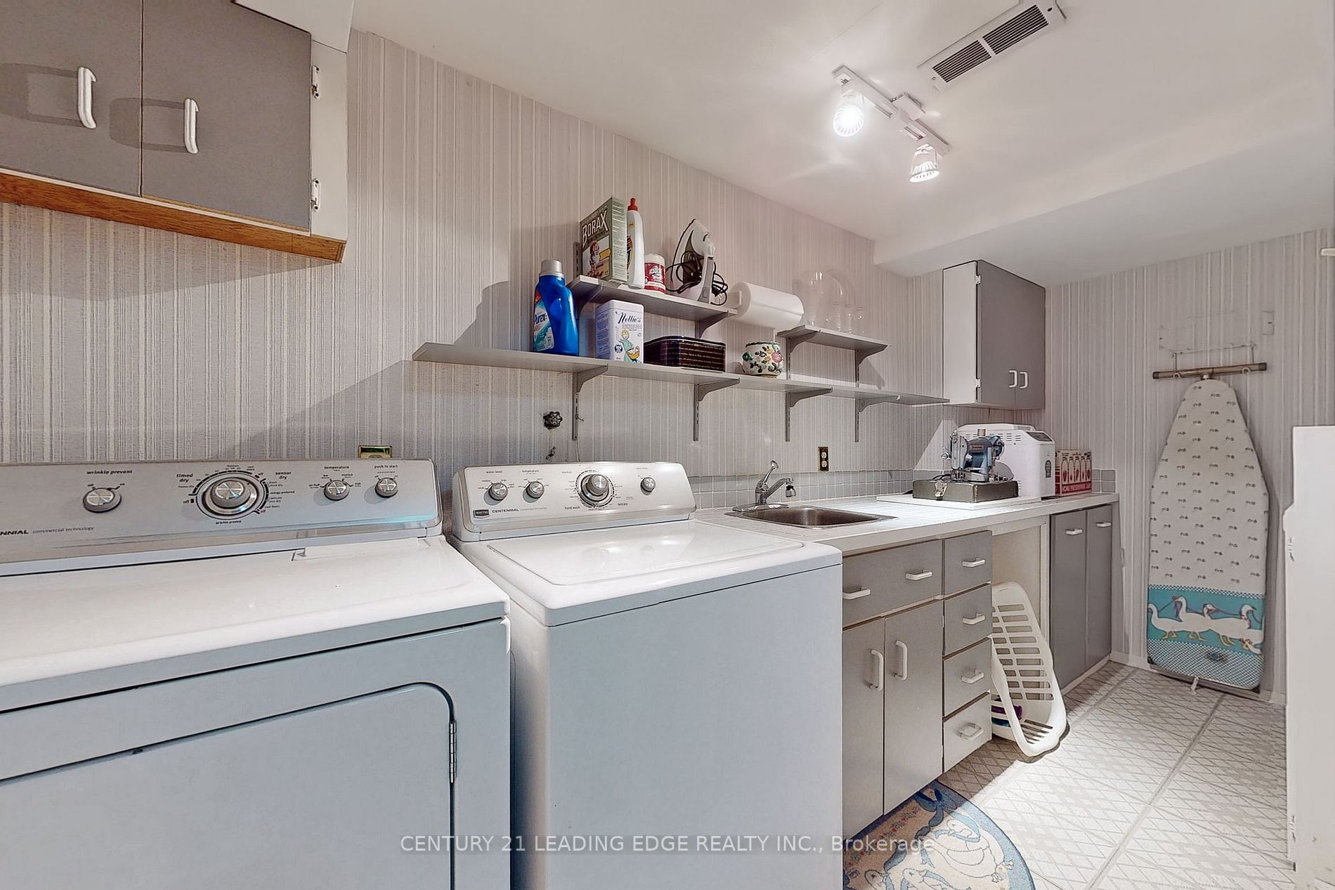 5 Sarah Jane Court