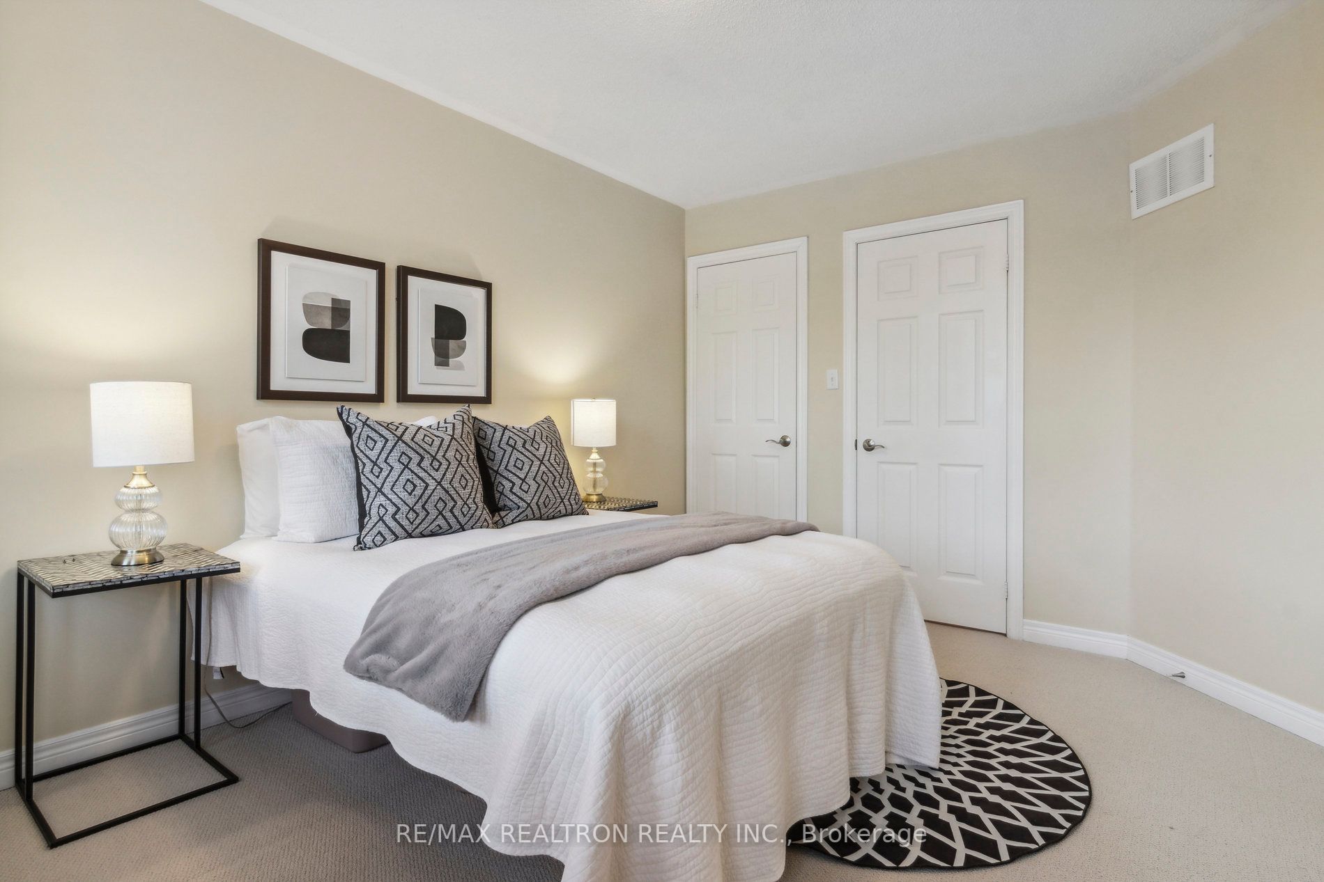 12 Baywell Cres