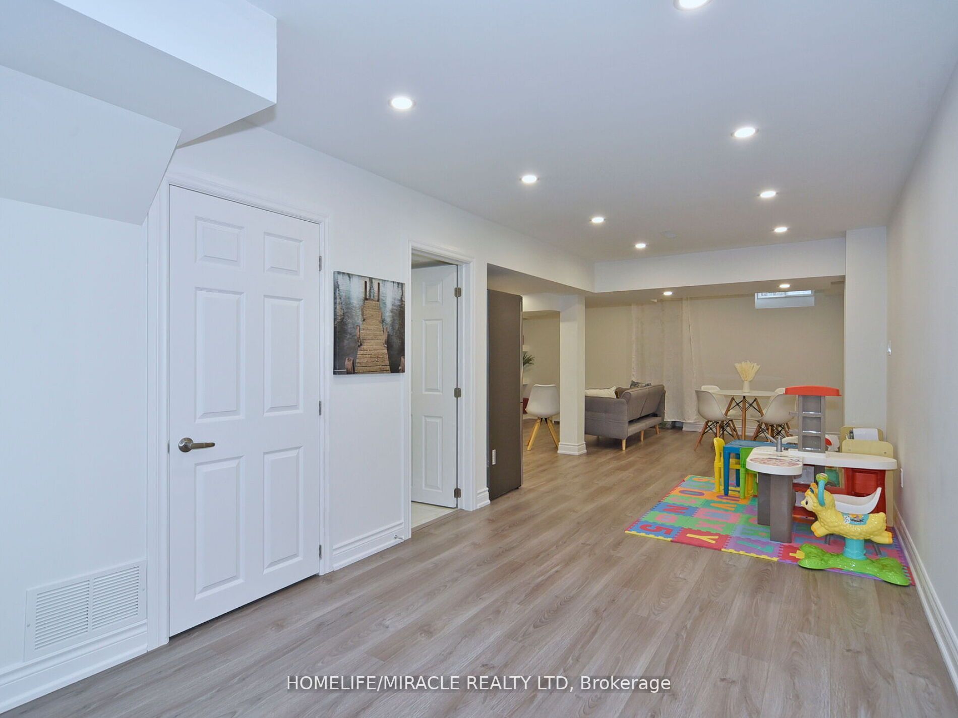 120 Black Maple Cres