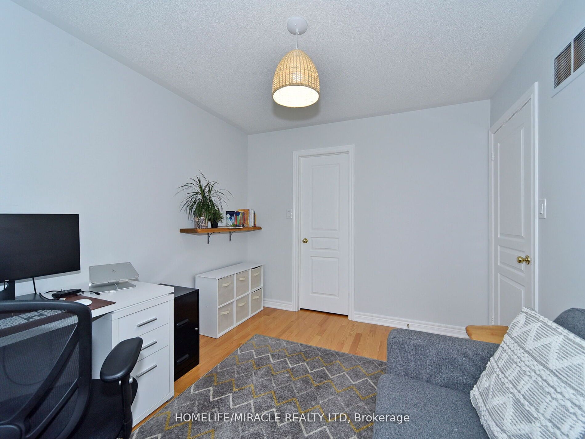 120 Black Maple Cres