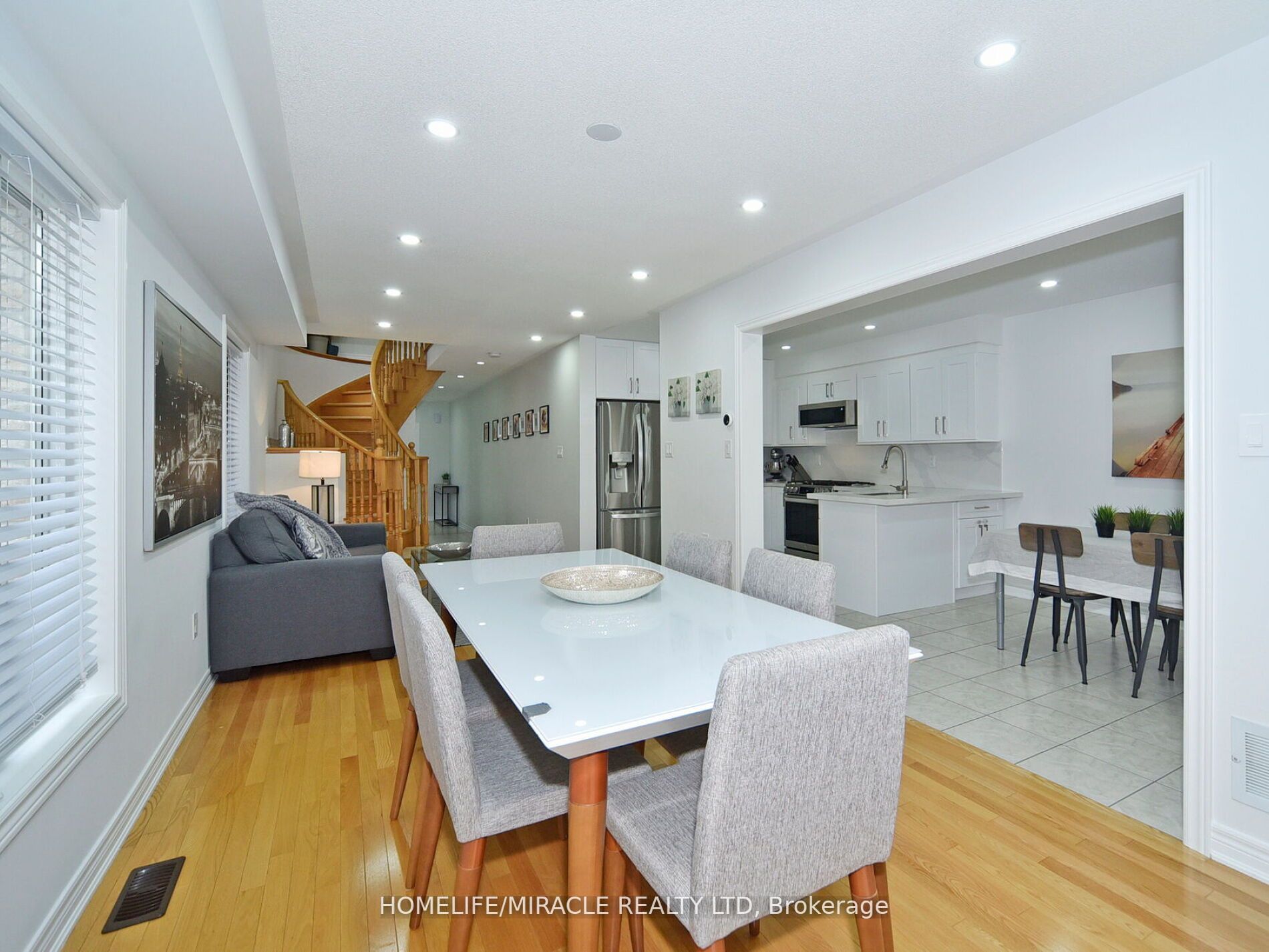 120 Black Maple Cres