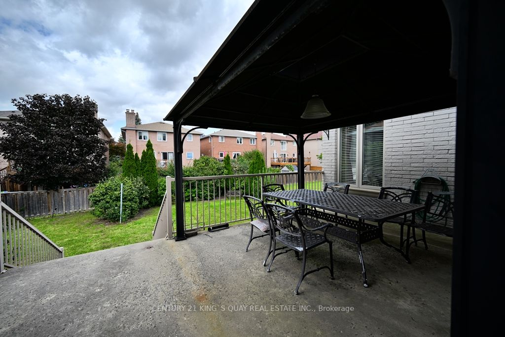 22 Garden Ave