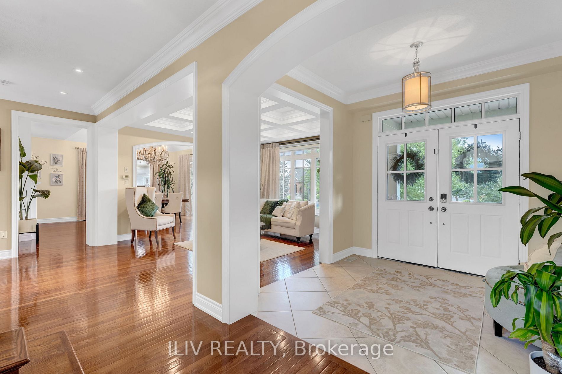 41 Country Club Cres
