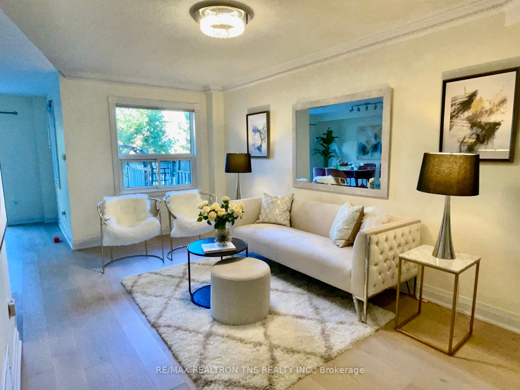 212 Kimono Cres