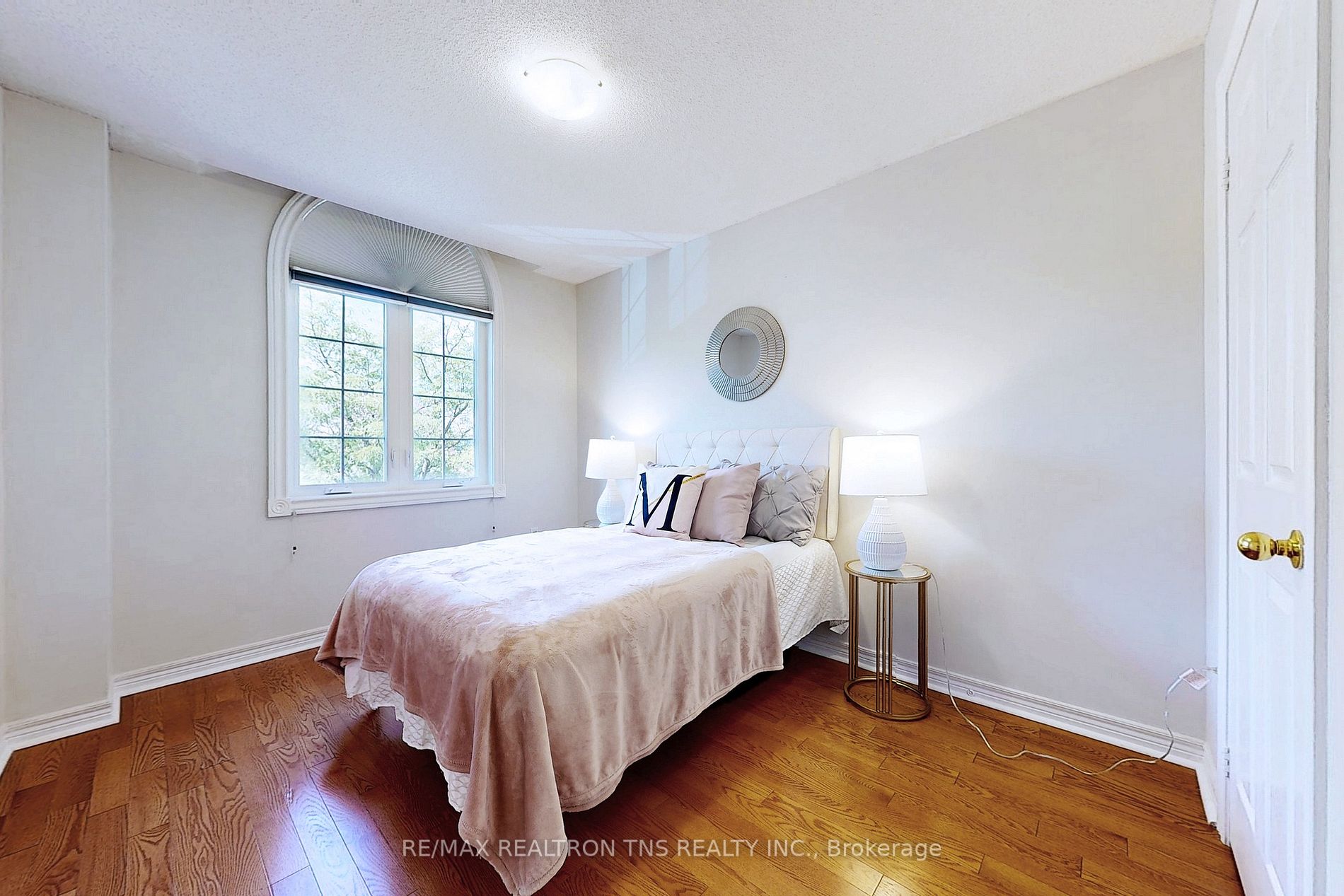 212 Kimono Crescent