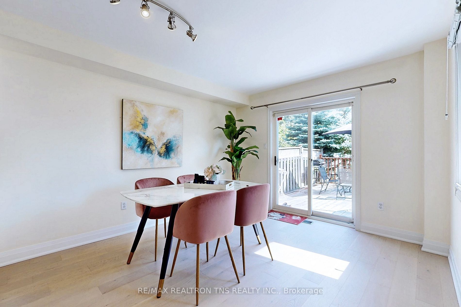 212 Kimono Crescent