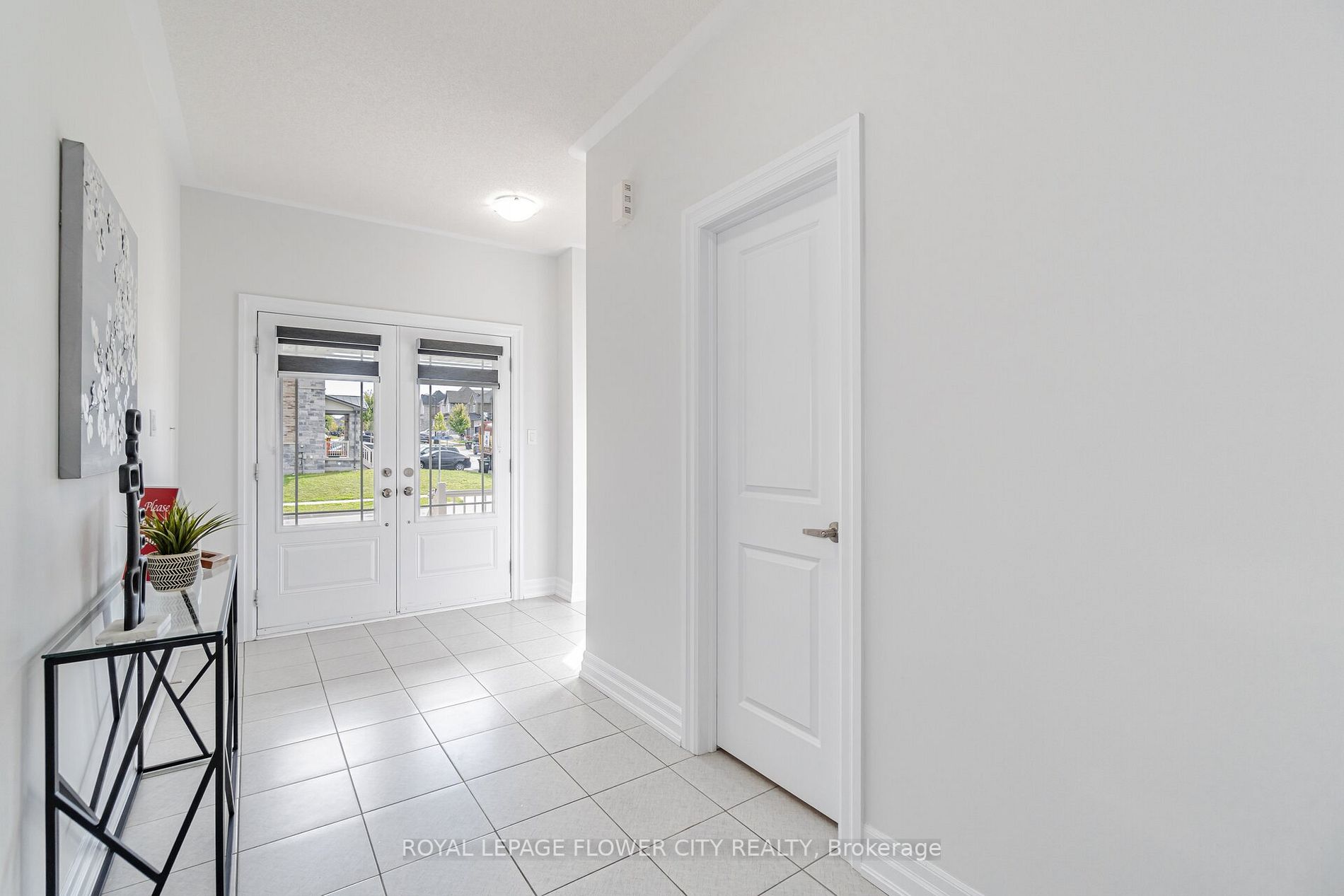 323 Chelsea Crescent