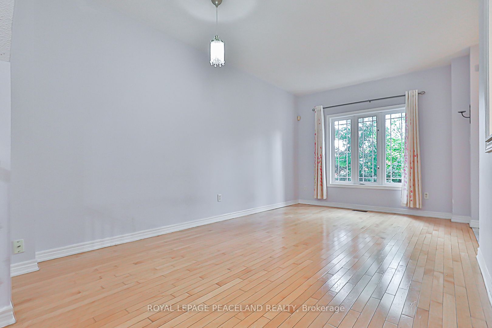 8 Forestwood Street