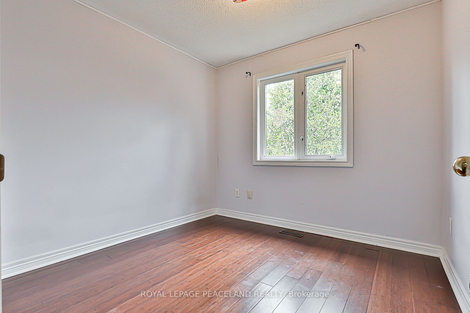 8 Forestwood Street
