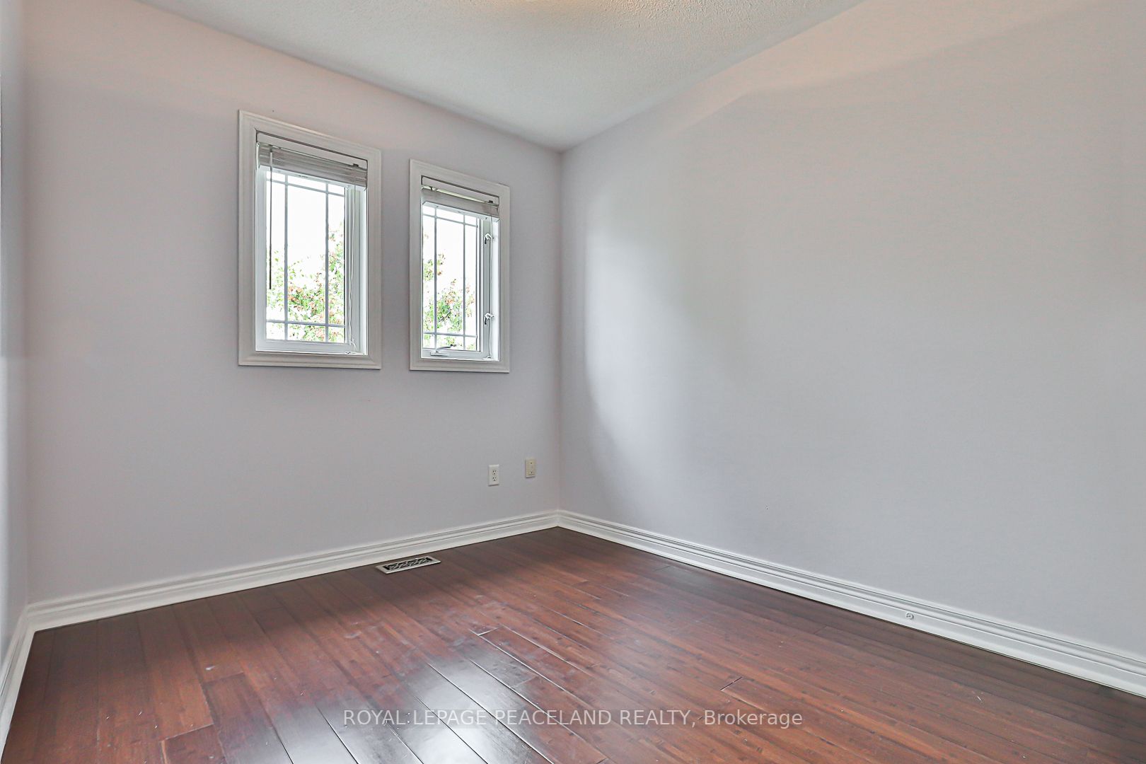 8 Forestwood Street