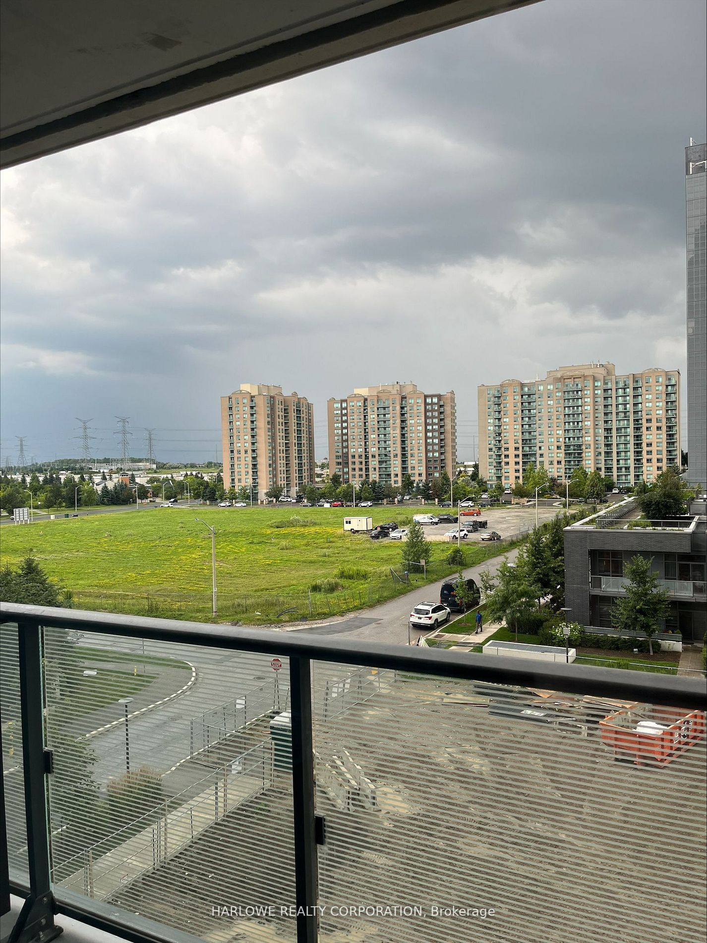 105 Oneida Cres, #406