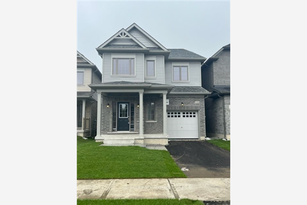 134 Kennedy Blvd, New Tecumseth