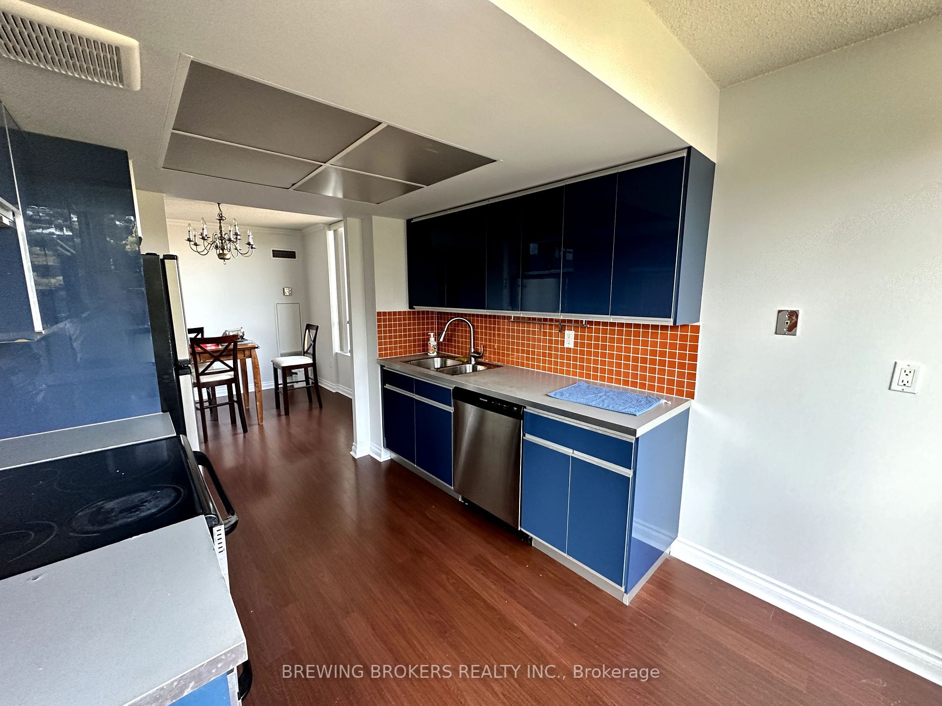 7420 Bathurst St, #307