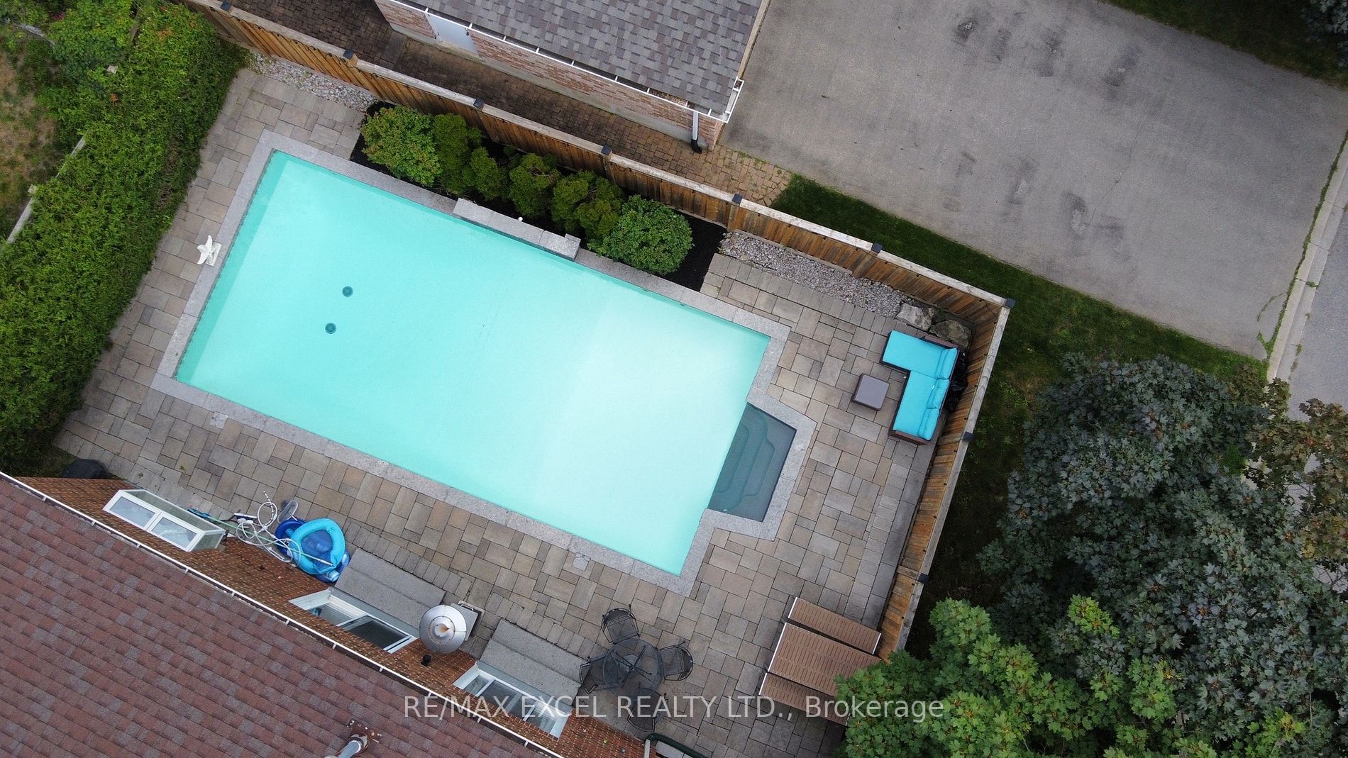 138 Carrington Dr