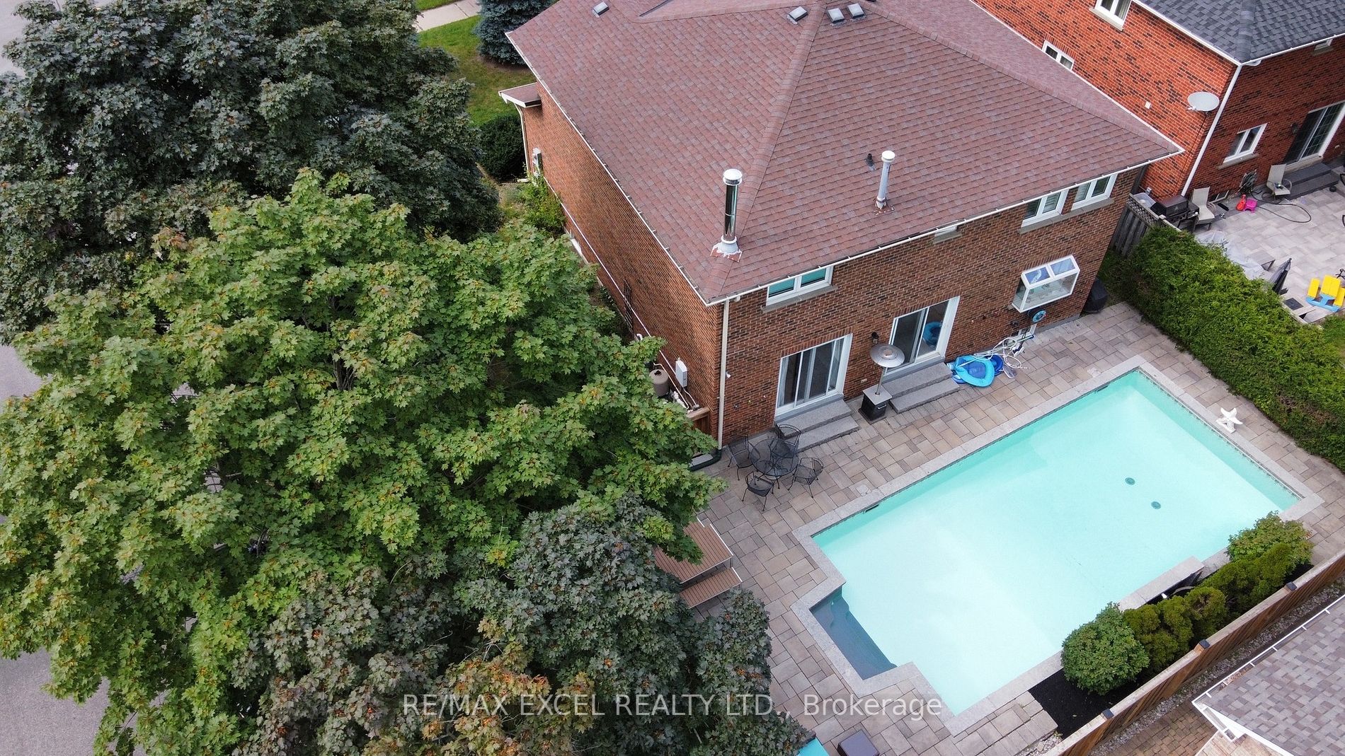 138 Carrington Dr