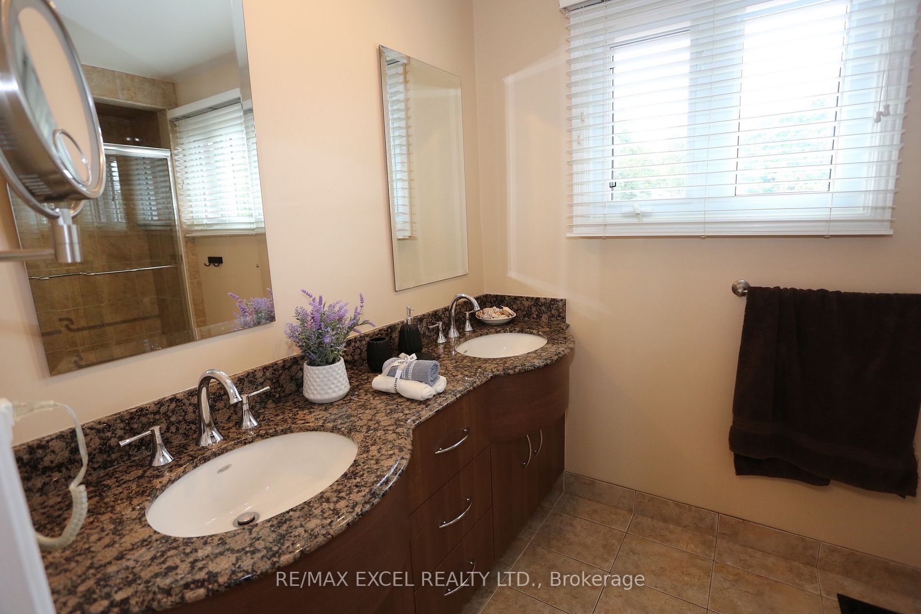 138 Carrington Dr