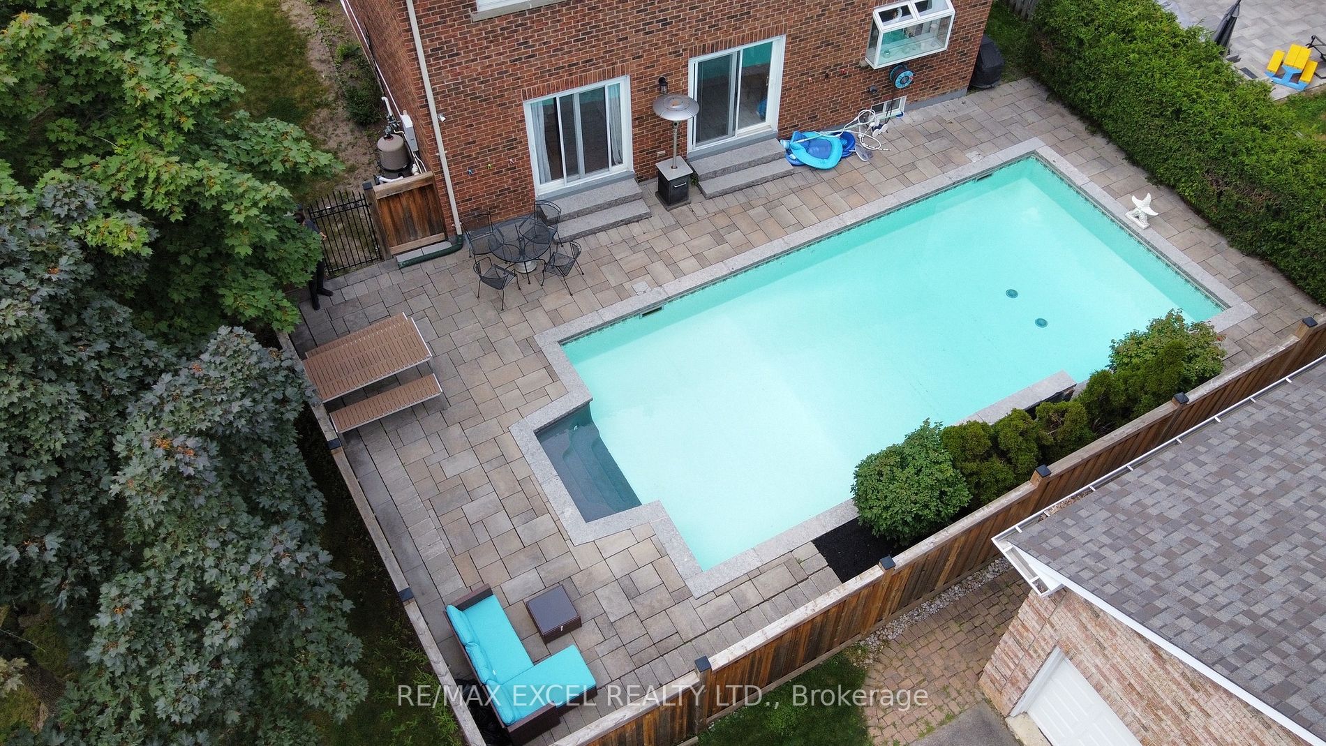 138 Carrington Dr