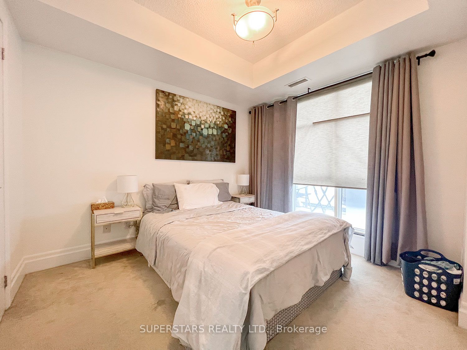 1 Upper Duke Cres, #402A