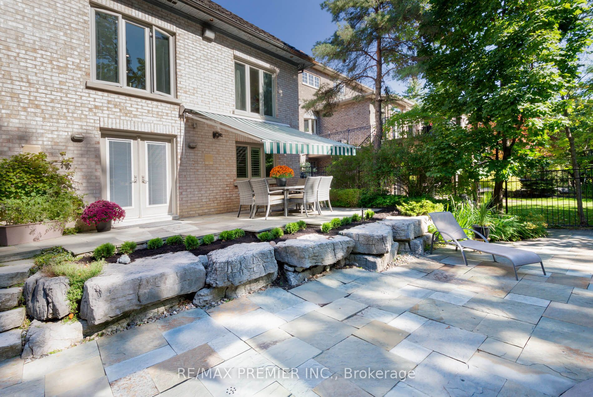 83 Longview Cres