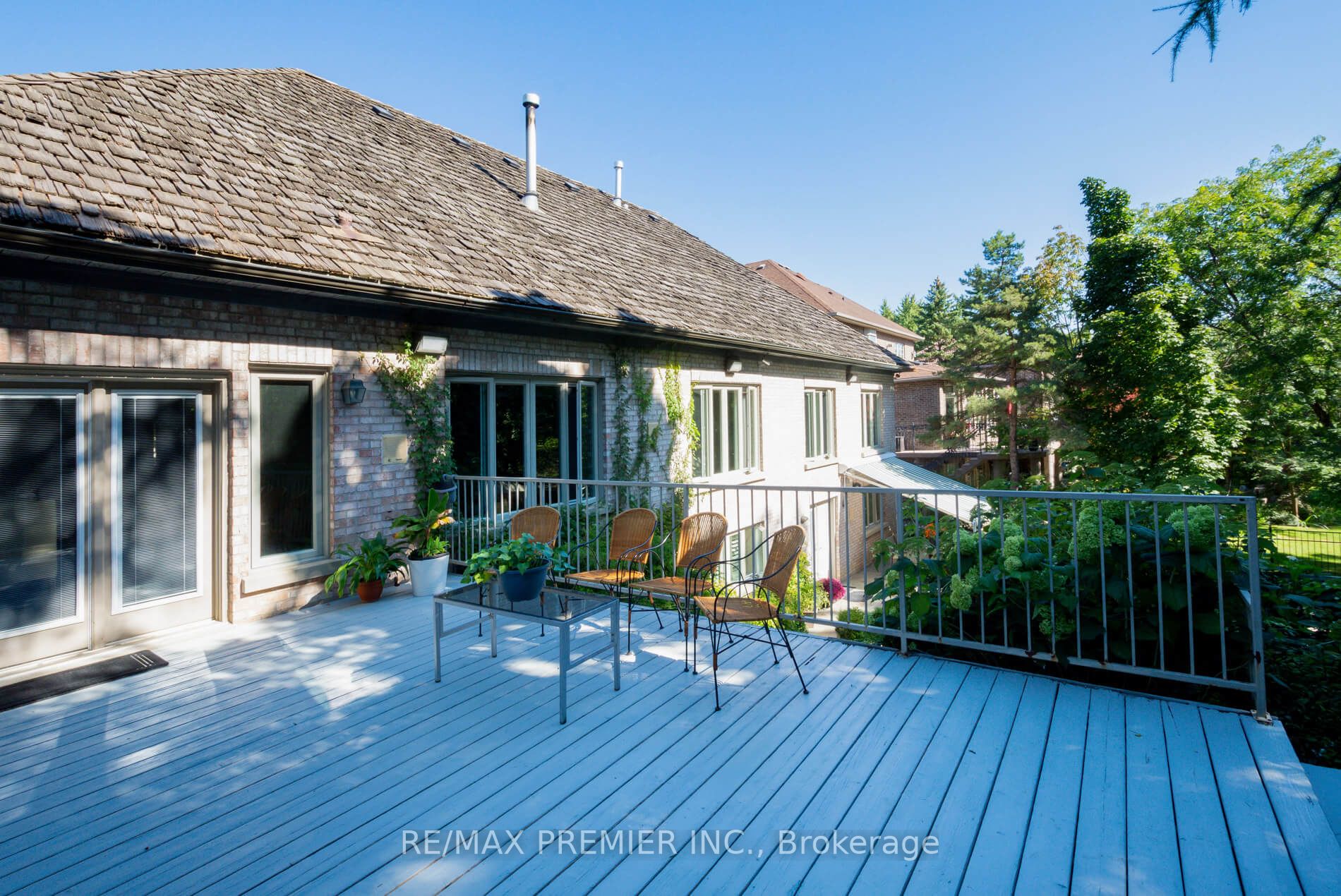 83 Longview Cres