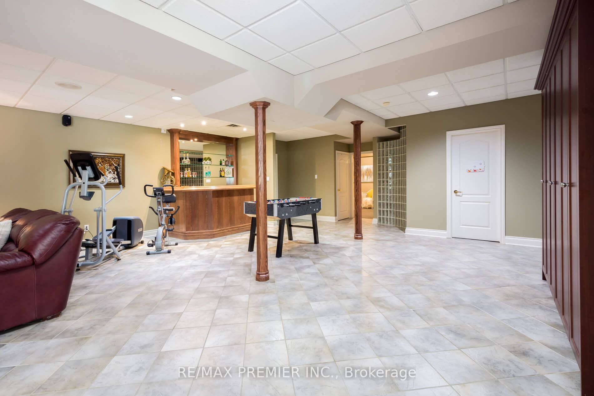 83 Longview Cres