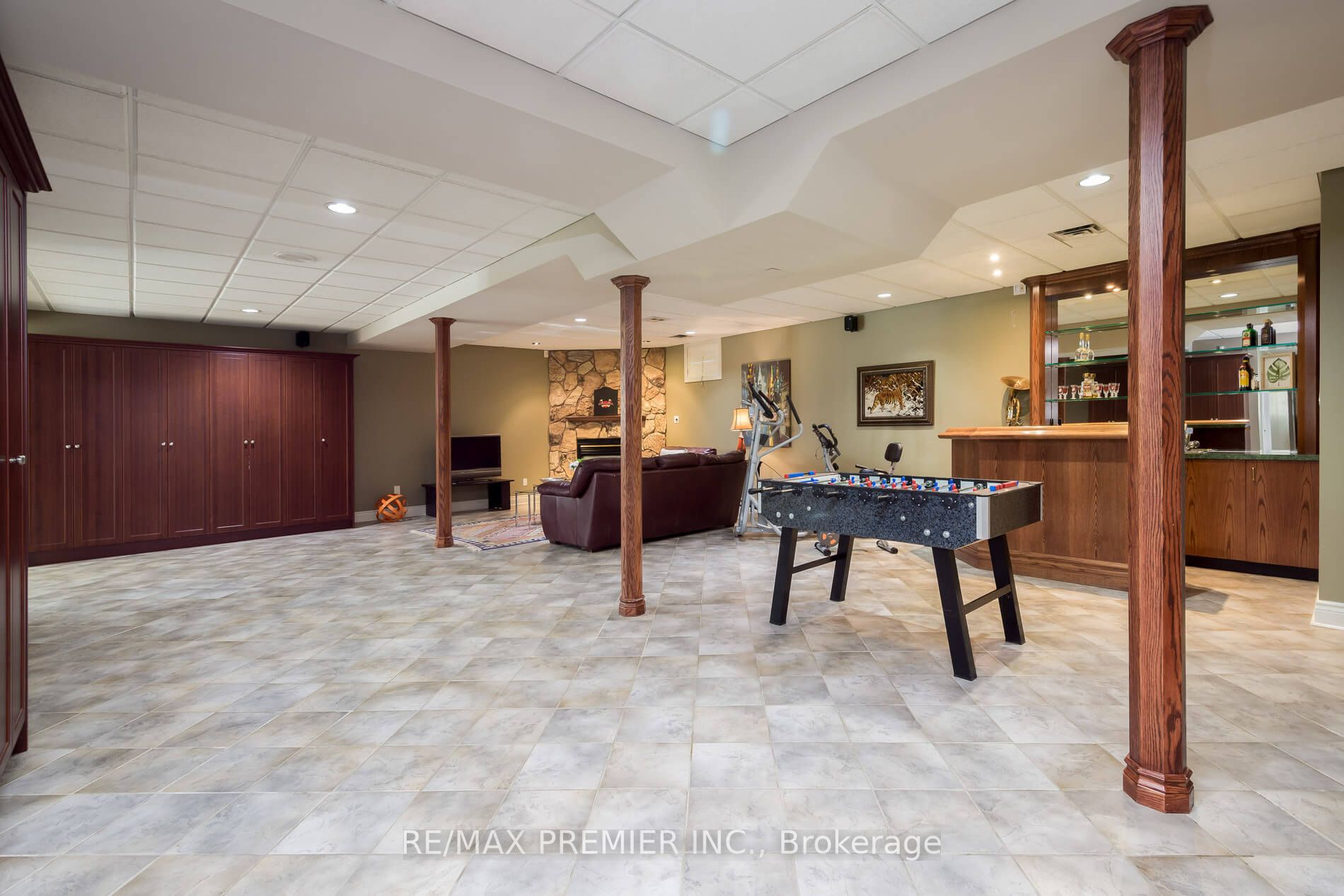 83 Longview Cres