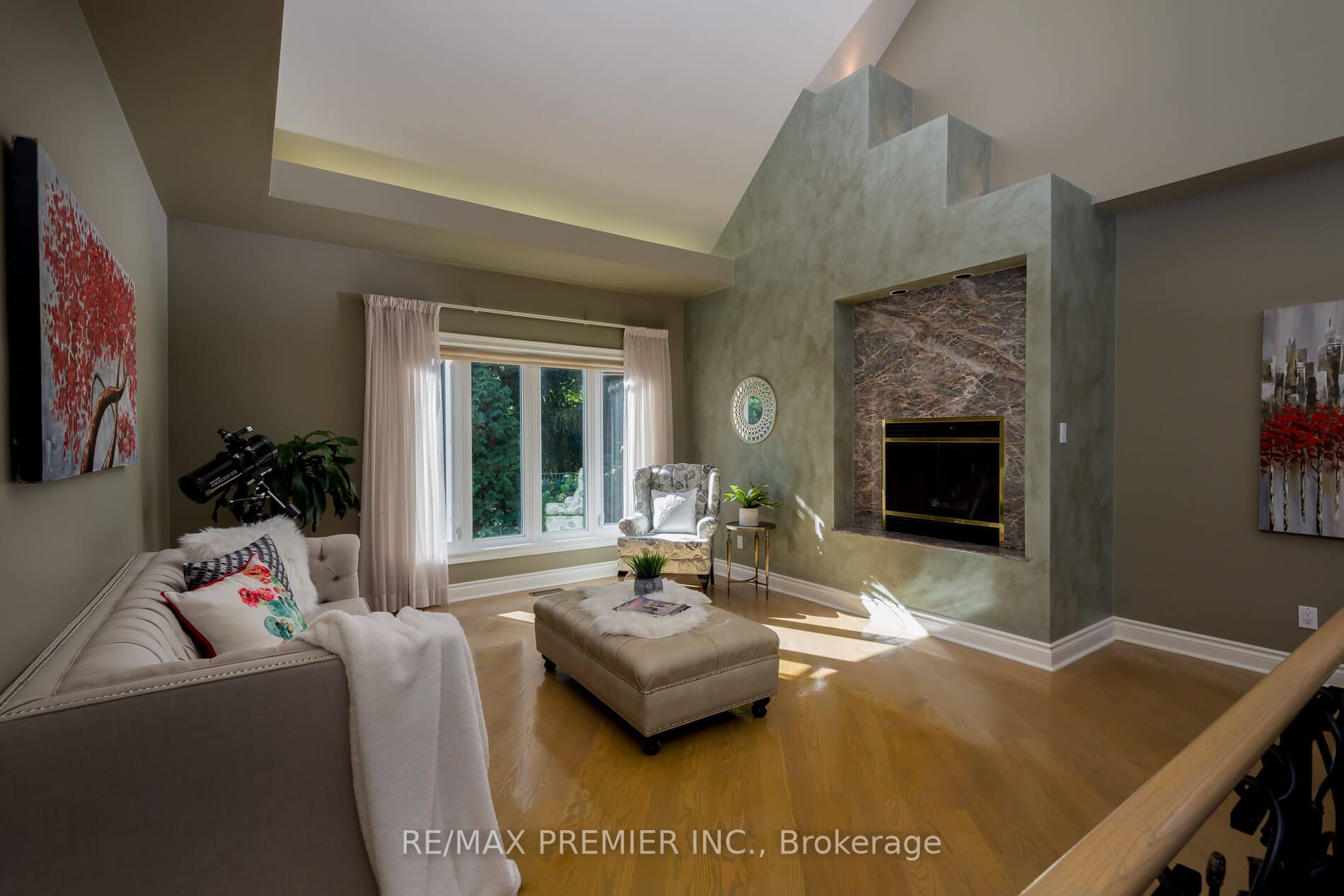 83 Longview Cres