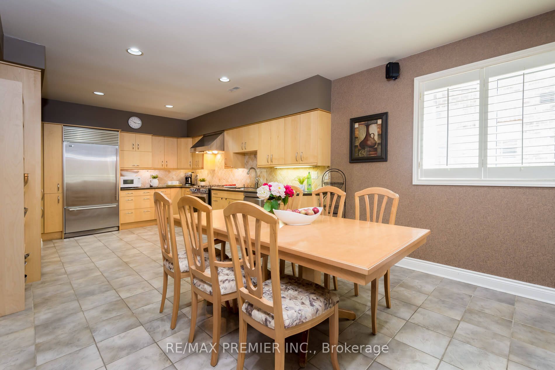 83 Longview Cres