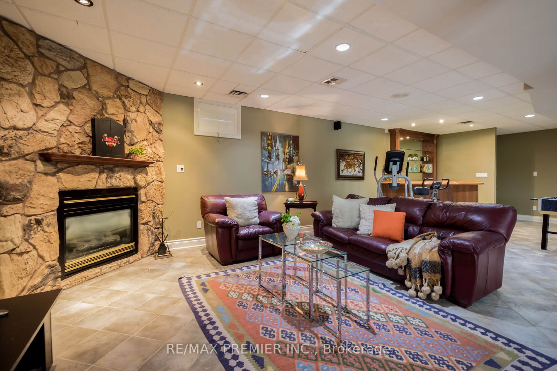 83 Longview Cres