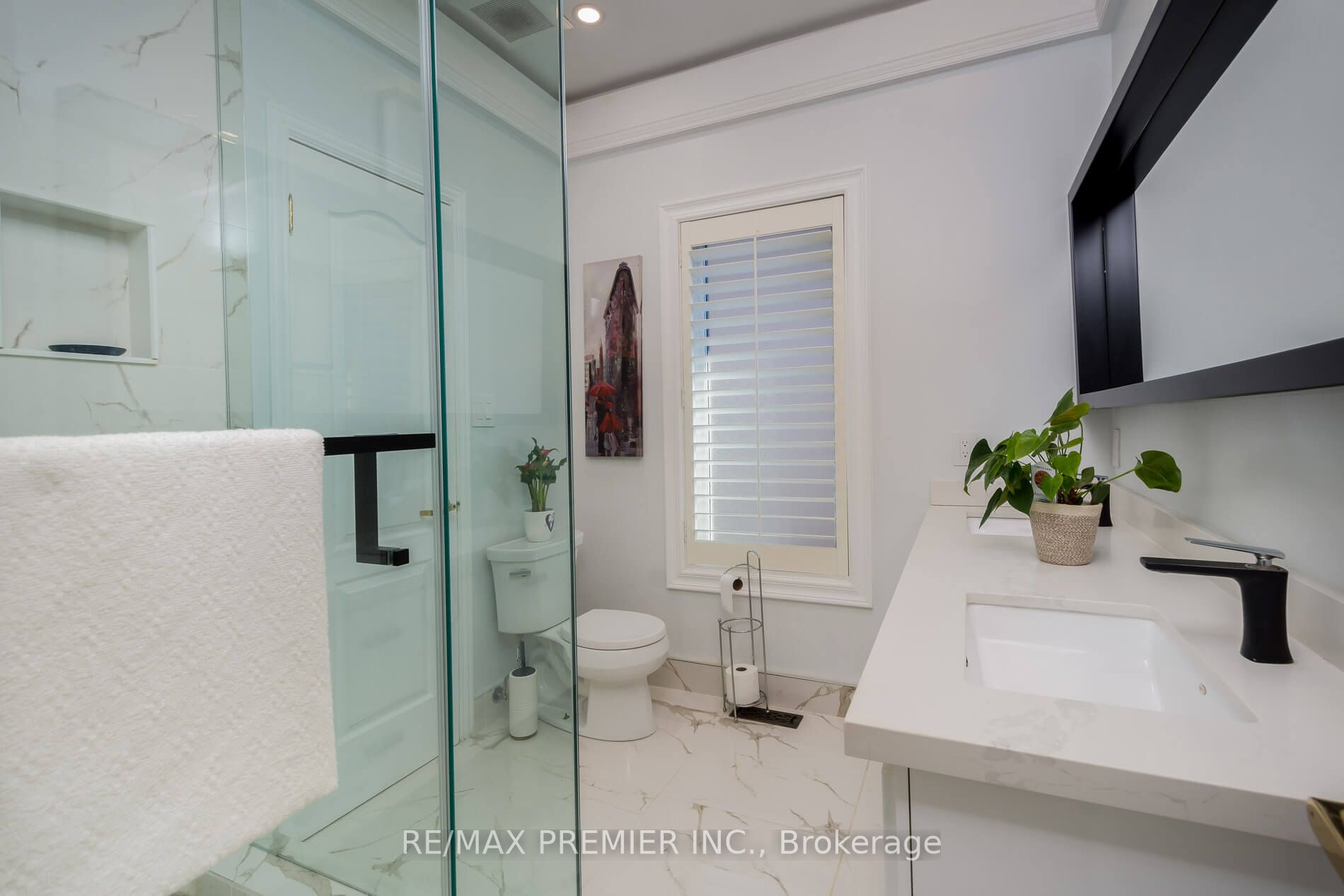 83 Longview Cres