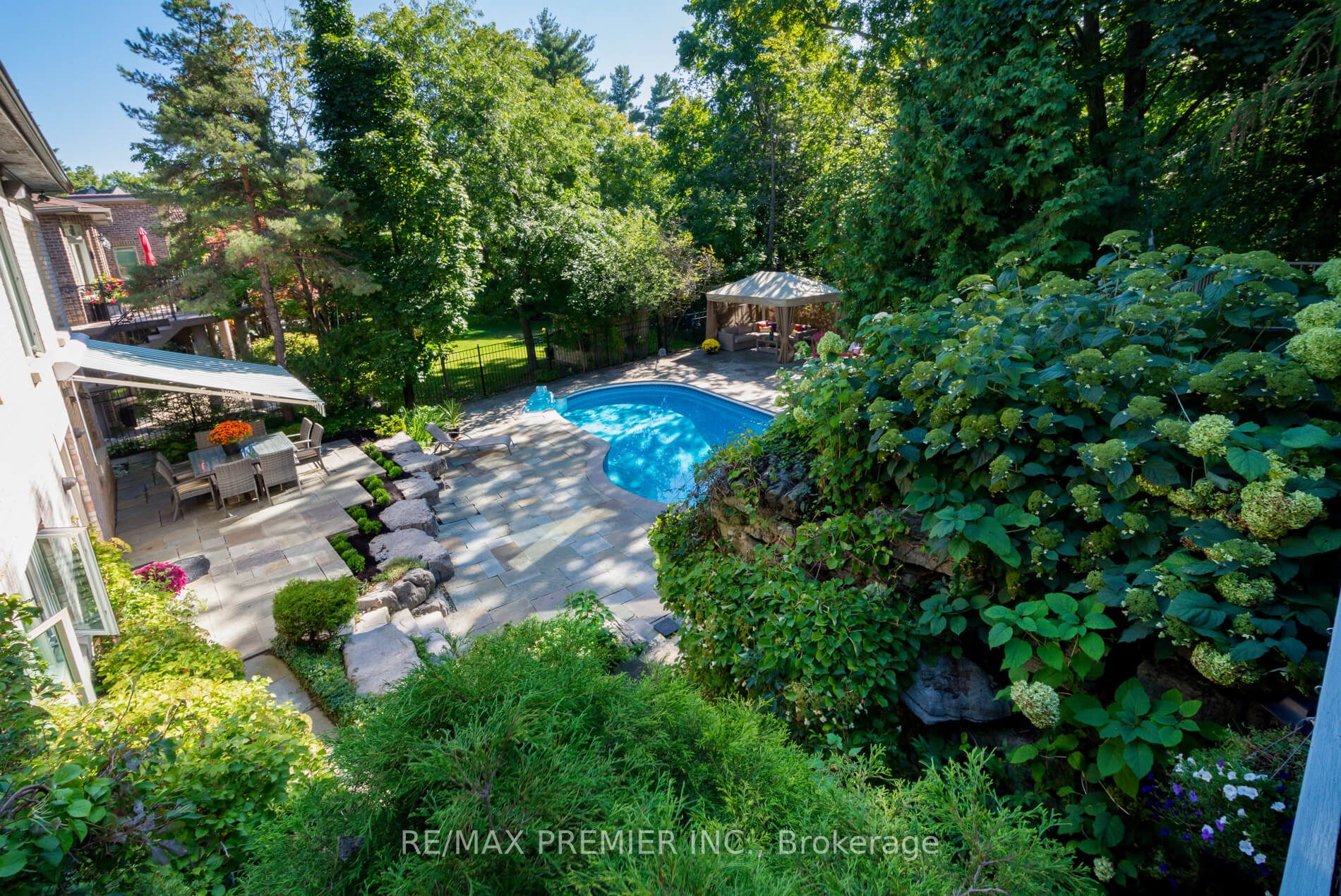 83 Longview Cres