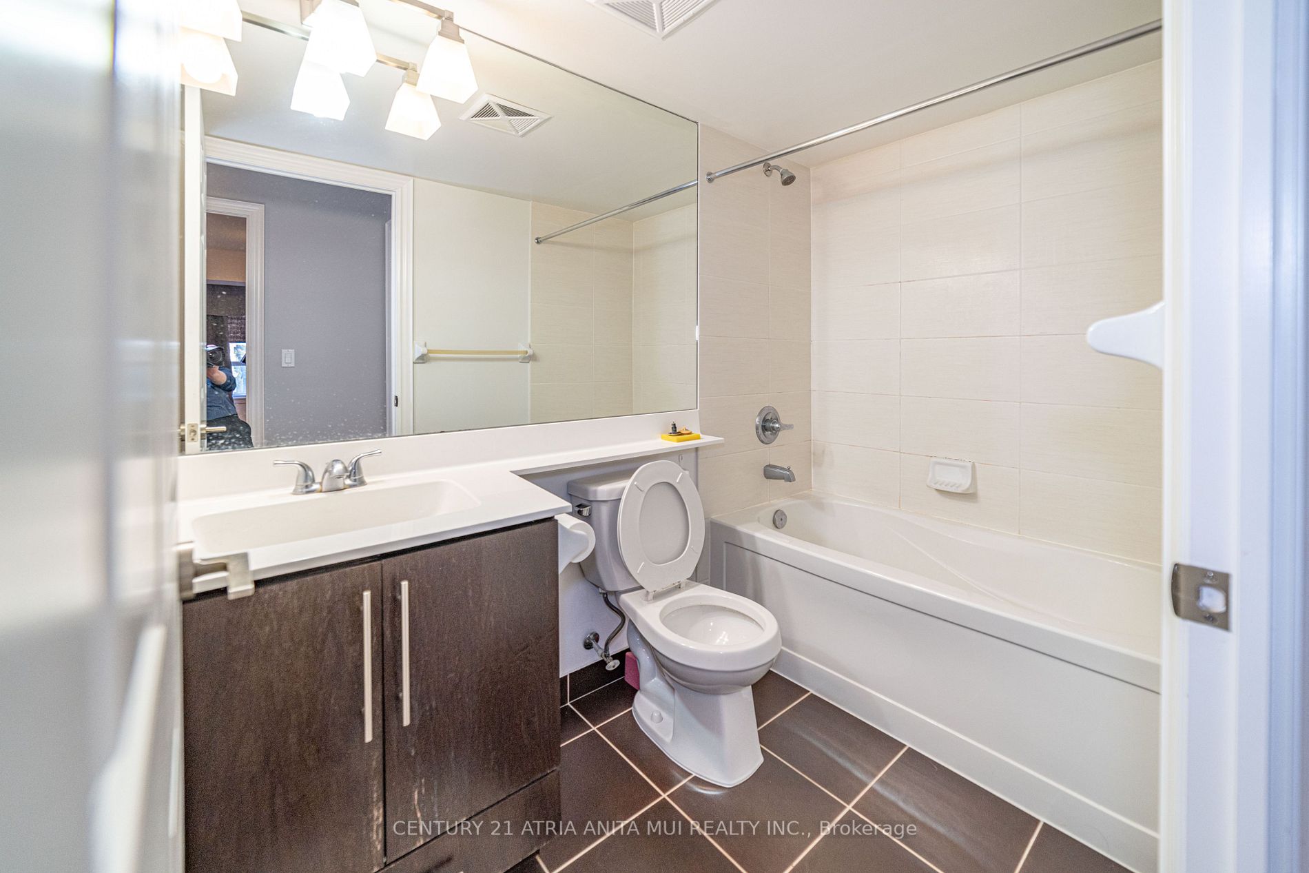 23 Cox Boulevard, #882