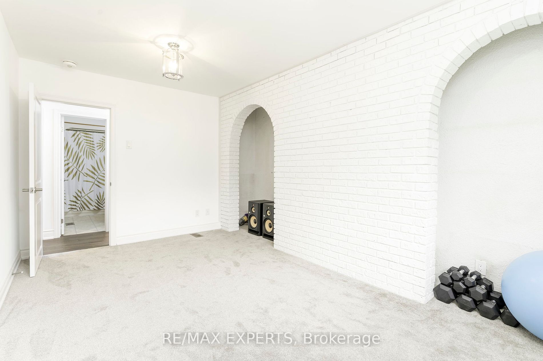 967 Gilmore Ave