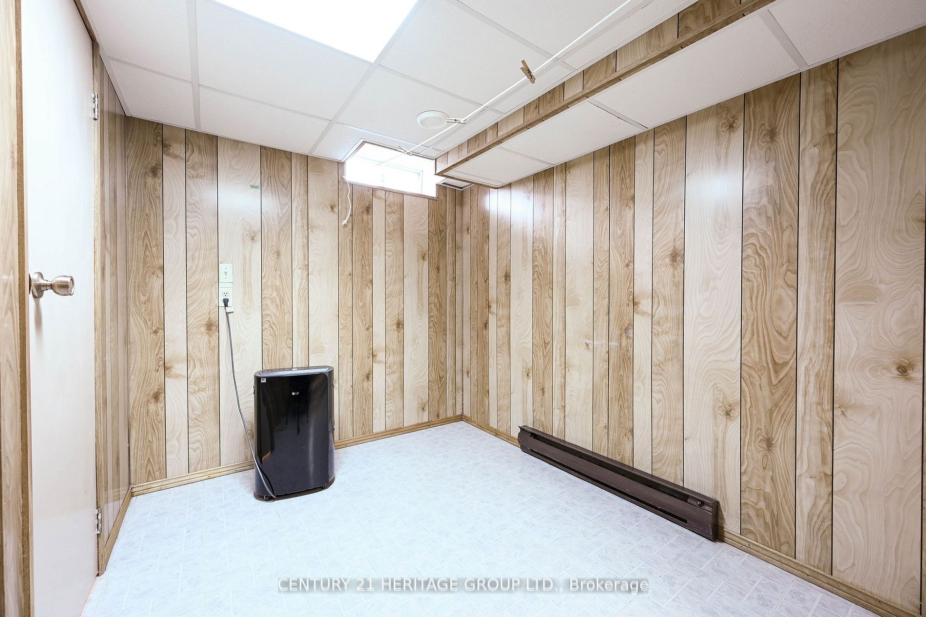 1 Cedar Crt