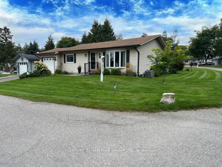 1 Cedar Crt