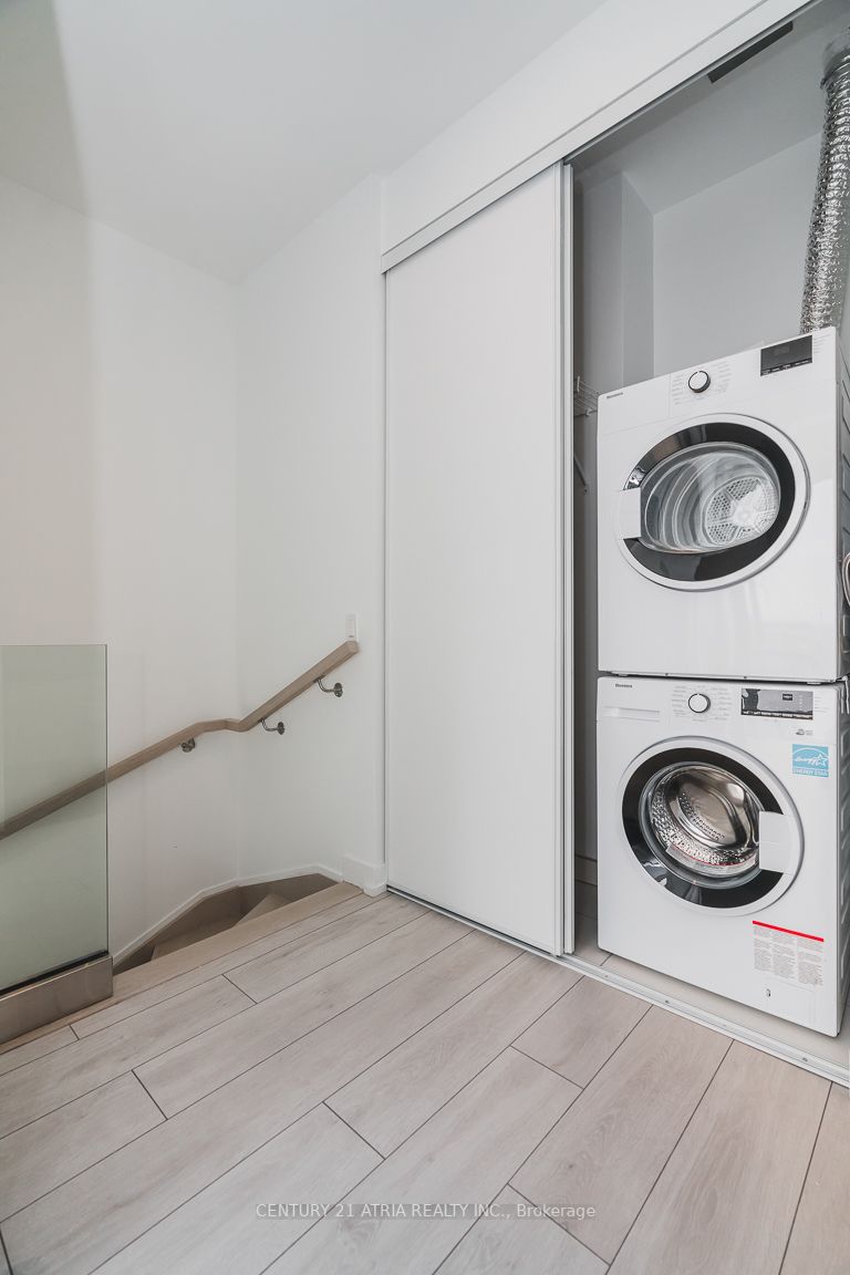 950 Portage Pkwy, #202