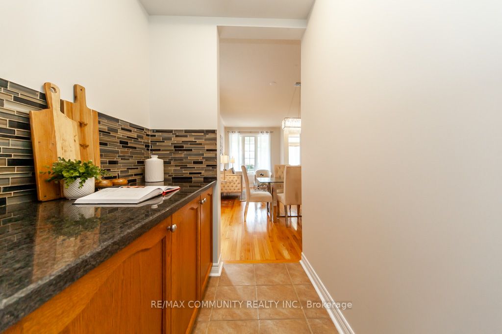 132 Oakborough Dr