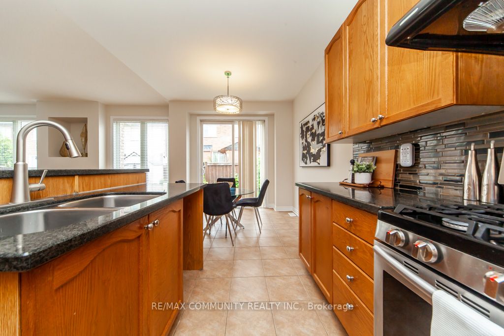 132 Oakborough Dr