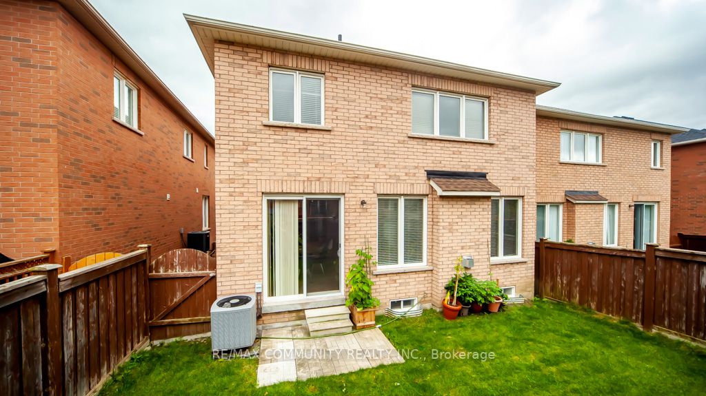 132 Oakborough Dr