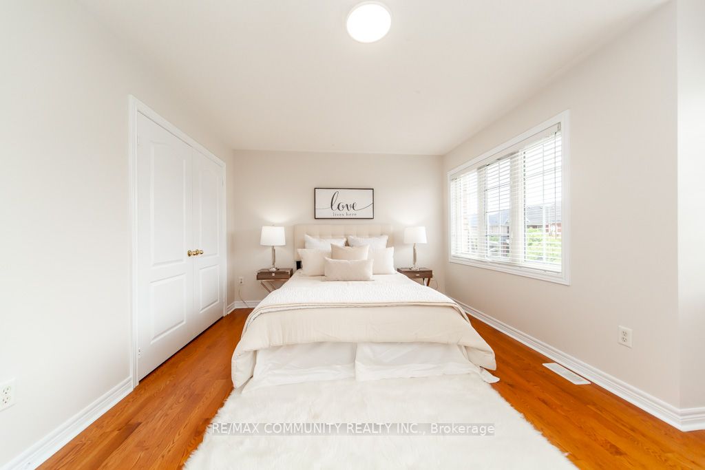 132 Oakborough Dr
