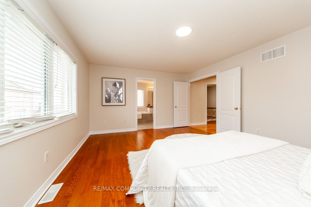 132 Oakborough Dr
