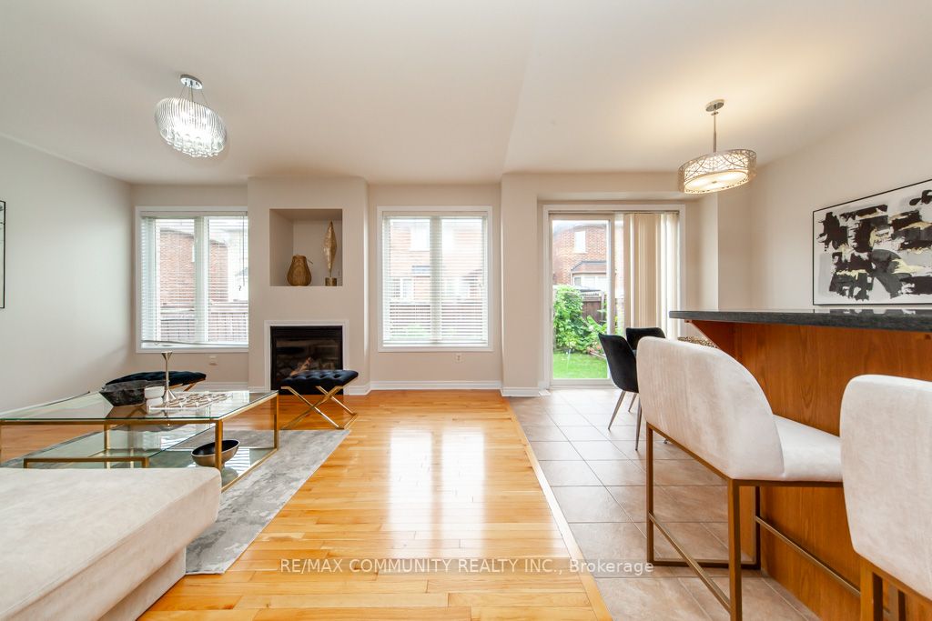 132 Oakborough Dr