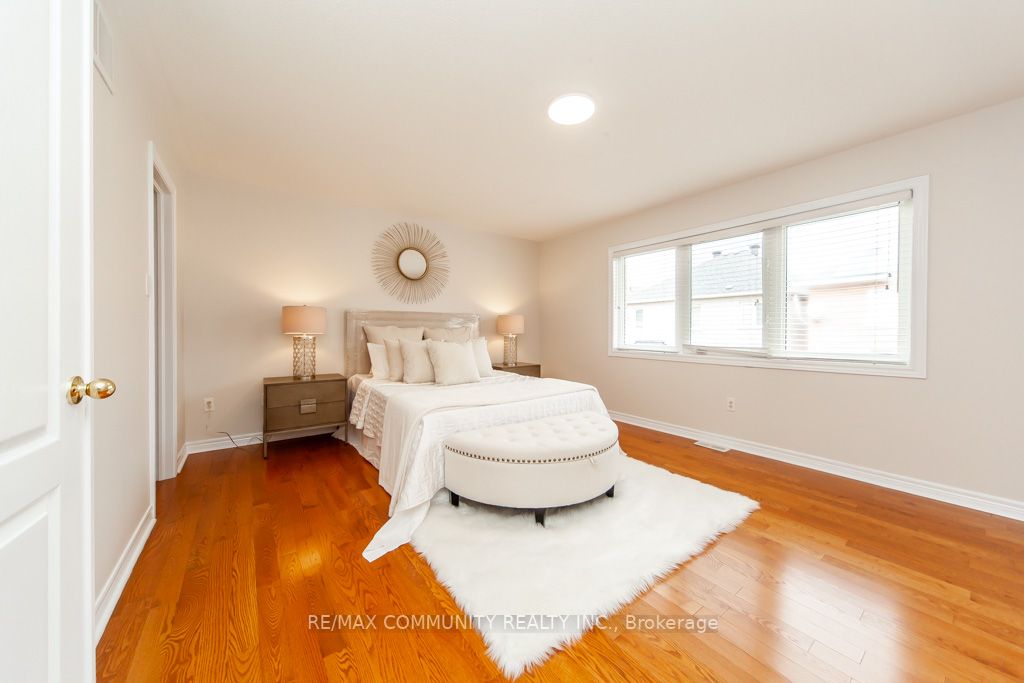 132 Oakborough Dr