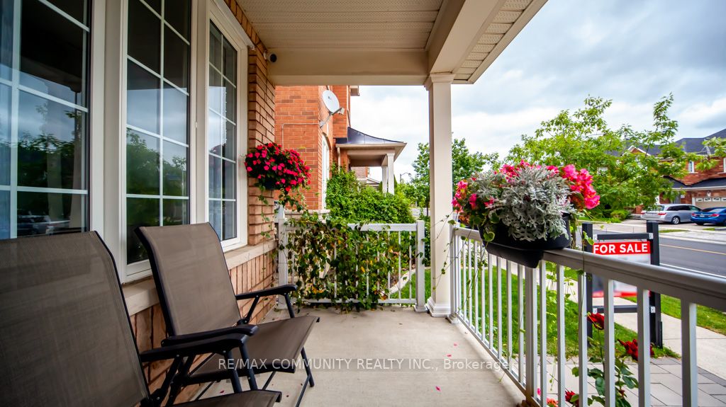 132 Oakborough Dr