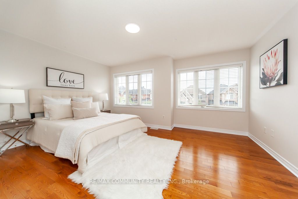 132 Oakborough Dr