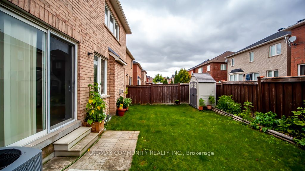 132 Oakborough Dr