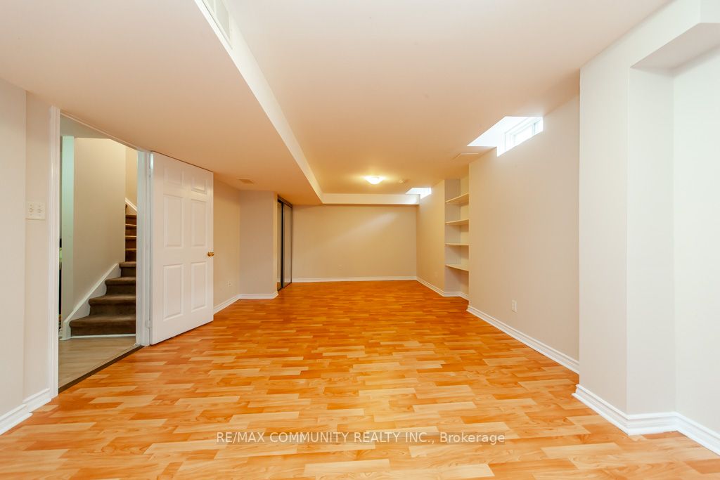132 Oakborough Dr