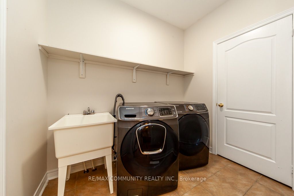 132 Oakborough Dr