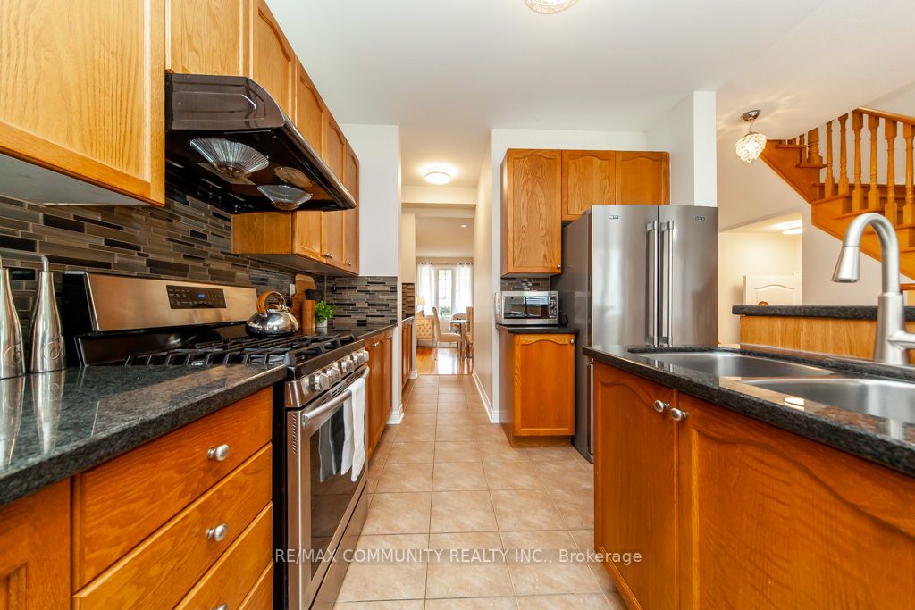 132 Oakborough Dr